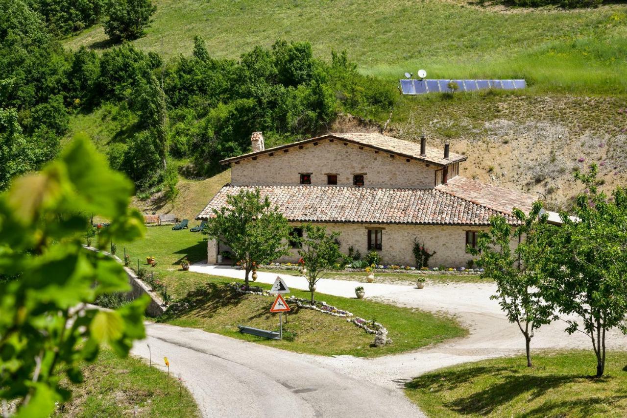 Agriturismo La Valle Dei Bronzetti Cascia Eksteriør billede