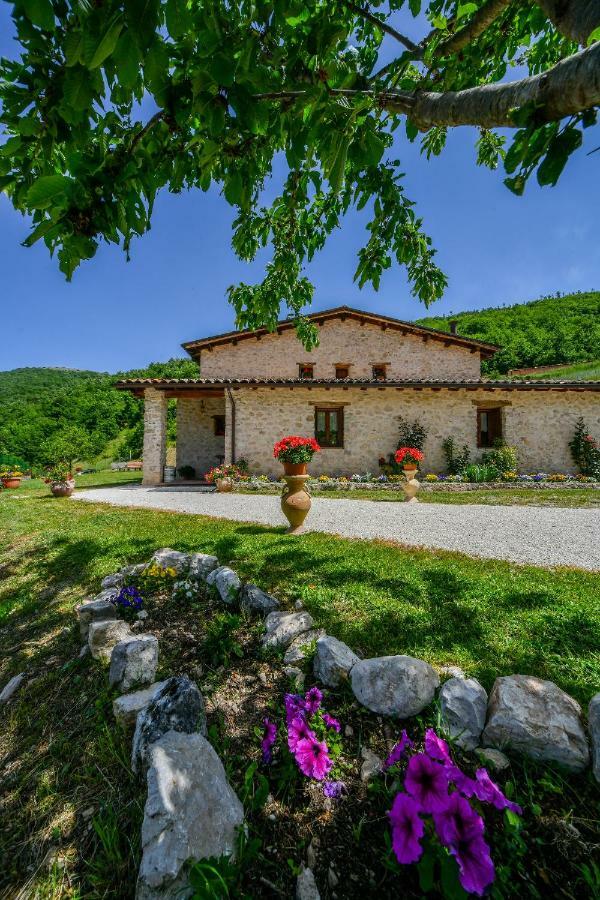 Agriturismo La Valle Dei Bronzetti Cascia Eksteriør billede