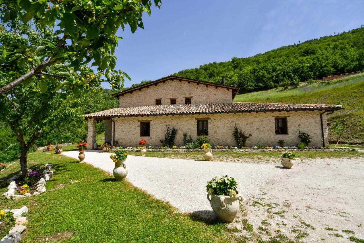 Agriturismo La Valle Dei Bronzetti Cascia Eksteriør billede