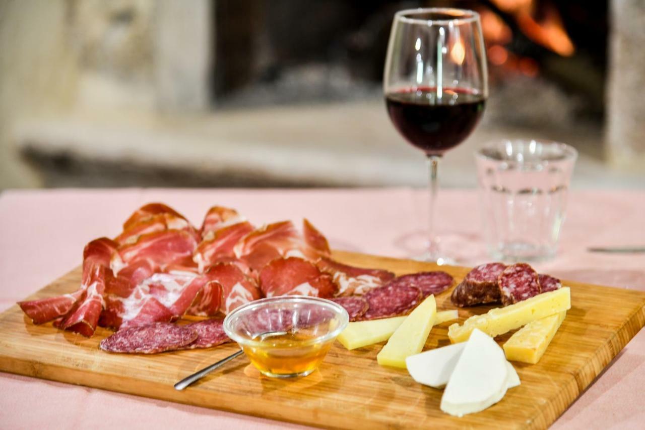 Agriturismo La Valle Dei Bronzetti Cascia Eksteriør billede
